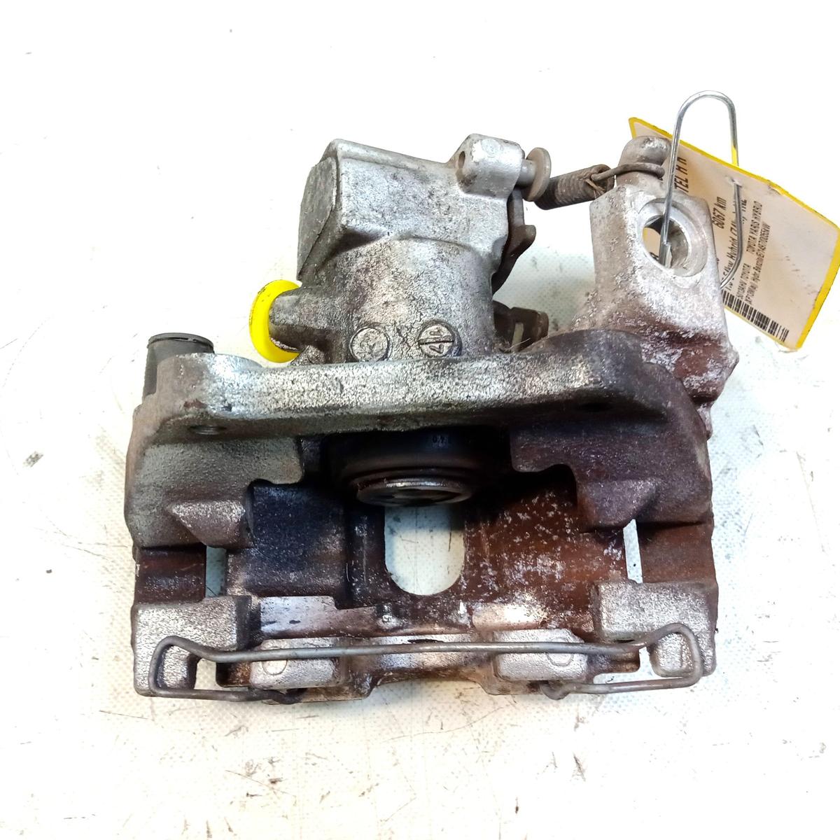 Toyota Yaris 3 Hybrid XP13 original Bremssattel hinten rechts mit Tr&auml;ger Bj.2020