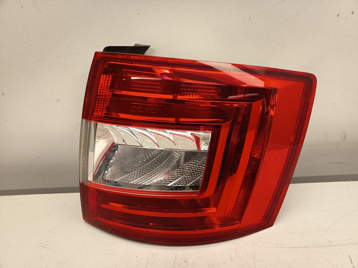 Skoda Octavia III 5E Combi orig R&uuml;ckleuchte rechts Heck/Schluss/Licht Bj 2016