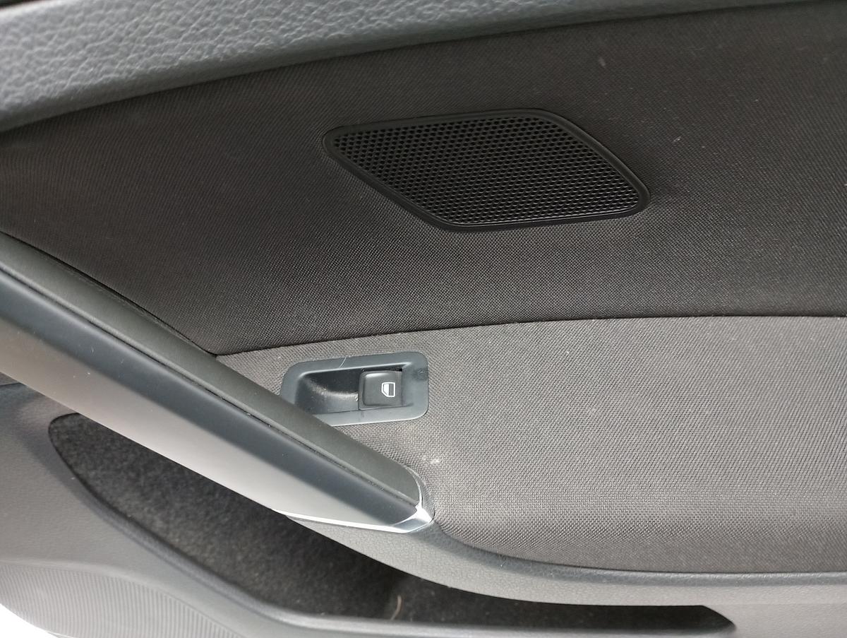 VW Golf VII Variant orig Türverkleidung hinten links 5G9867212DT Bj 2015