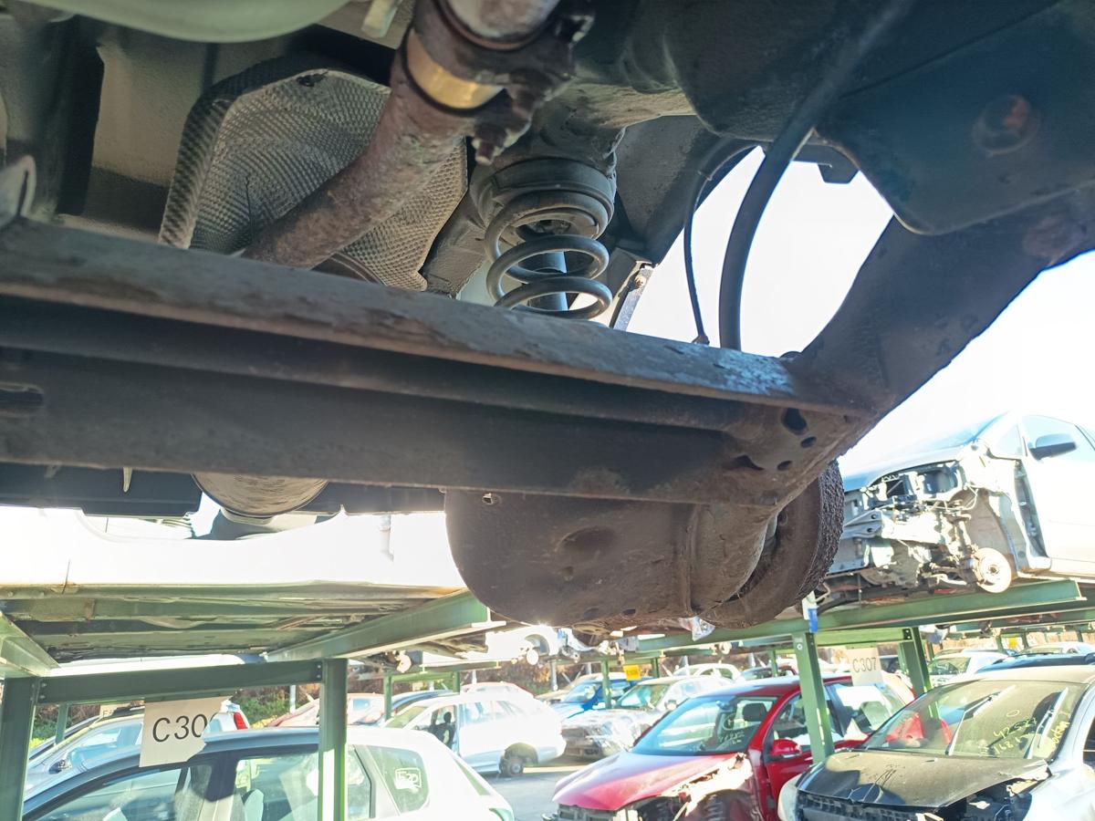 Dacia Sandero Stepway original Hinterachse Tr&auml;ger trommelgebremst ABS Bj 2010