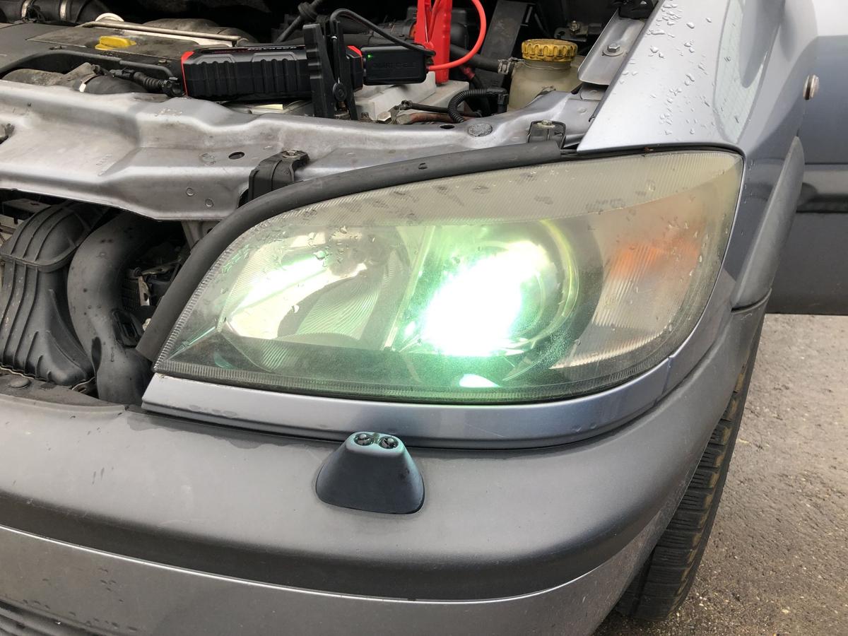 Opel Zafira A Scheinwerfer links Xenon tr&uuml;b 24434826 Frontscheinwerfer