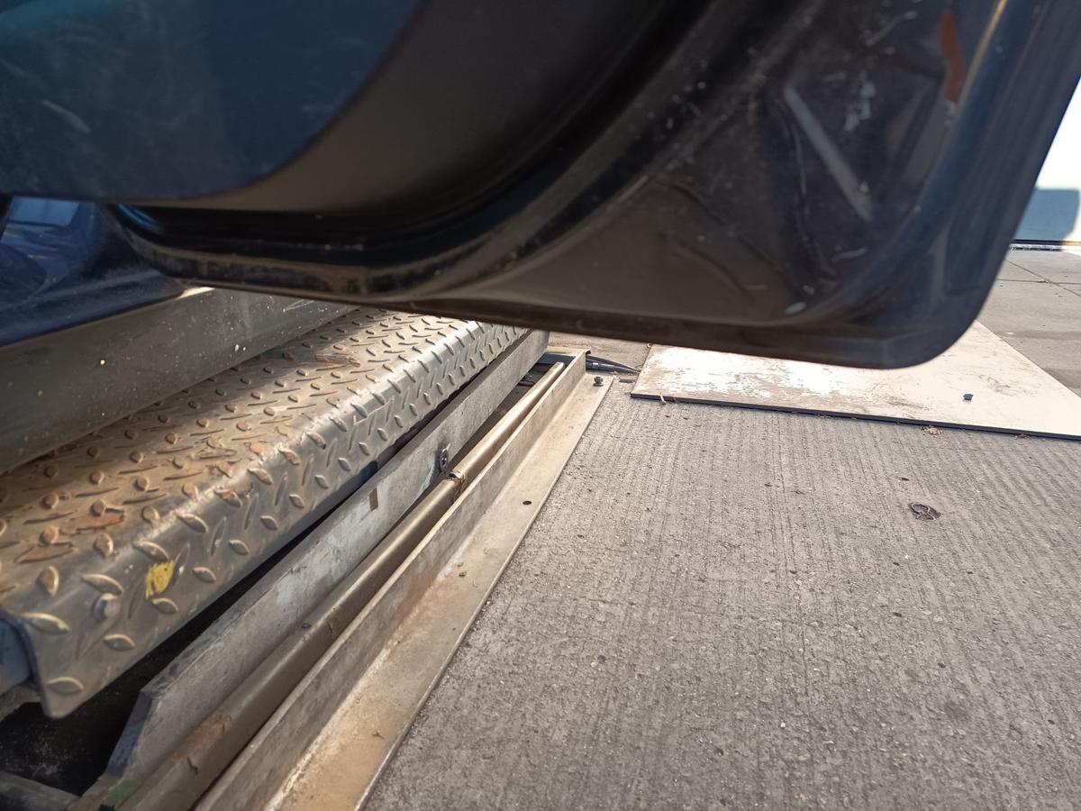 Peugeot 207SW original T&uuml;r Roht&uuml;r hinten rechts EXL schwarz Baujahr 2009