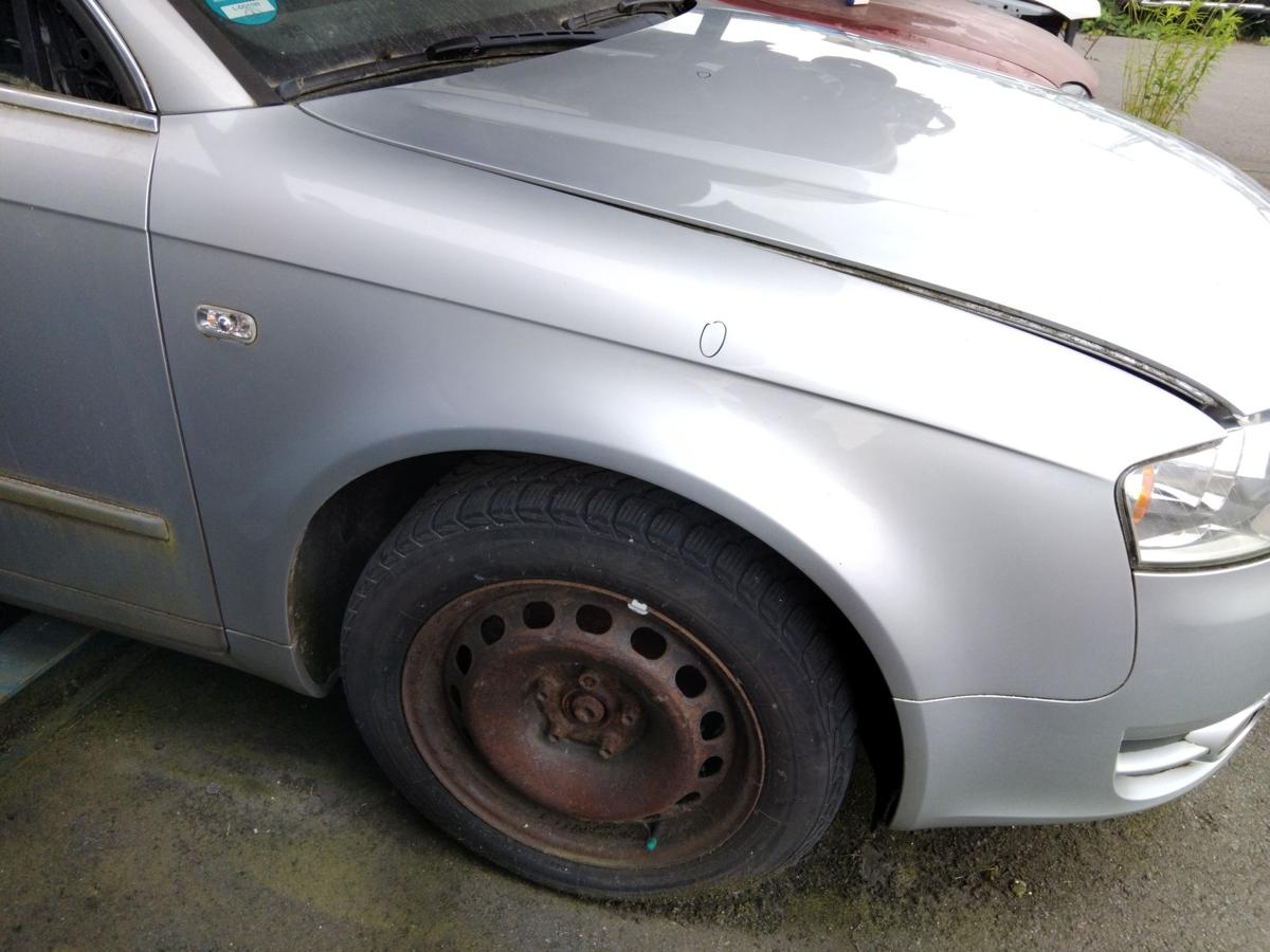 Audi A4 8E B7 original Kotflügel vorn rechts lichtsilber LY7W BJ2006