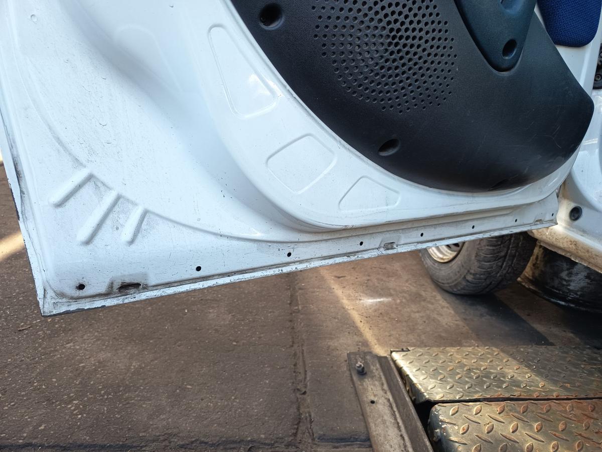 Fiat Doblo Cargo 223 original T&uuml;r vorn links Fahrer Wei&szlig; uni Bj 2001