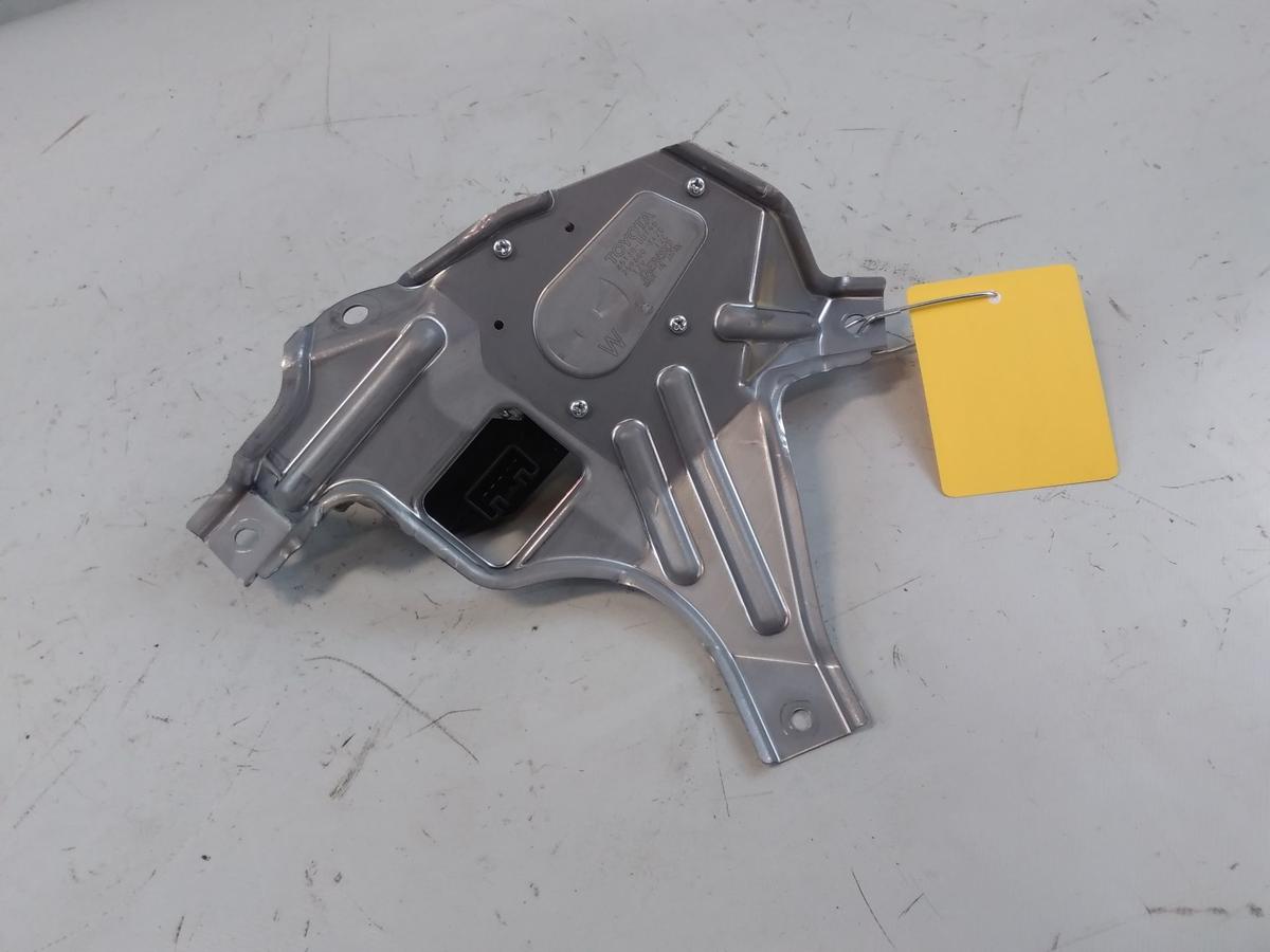 Toyota Yaris 3 XP13 Phase 3 original Heckwischermotor 851300D190 Denso BJ2020