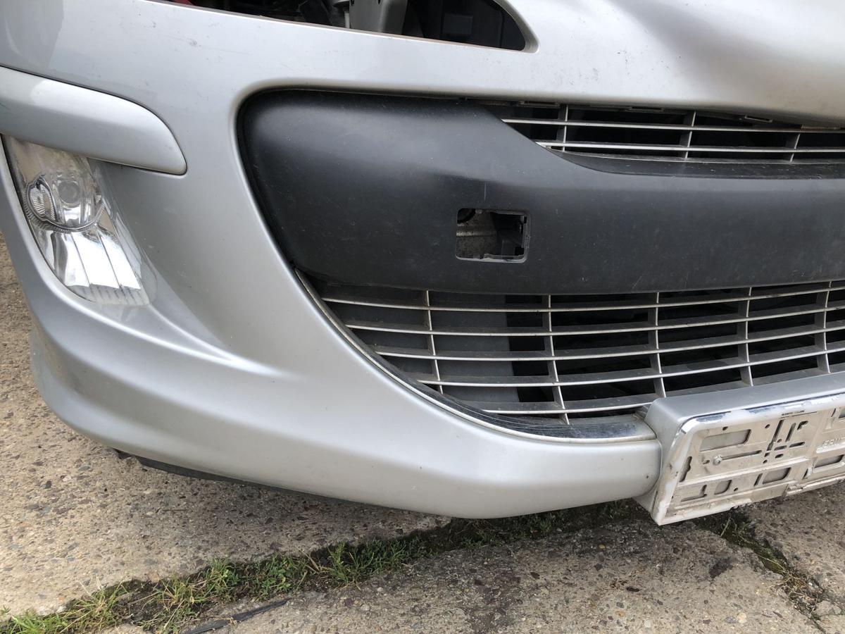Peugeot 308 4E 4H SW Stoßfänger vorn Frontschürze mit Nebelscheinwerfer EZR