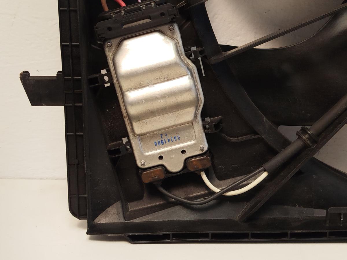 Mercedes C Klasse W204 K&uuml;hlerl&uuml;fter L&uuml;fter K&uuml;hlung L&uuml;fterzarge C300 170kw