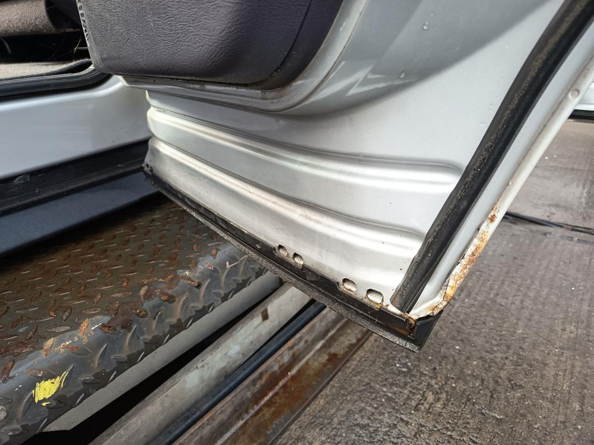 Mercedes V168 Mopf original T&uuml;r hinten rechts Fond lang 761 Polarsilber Bj 2001