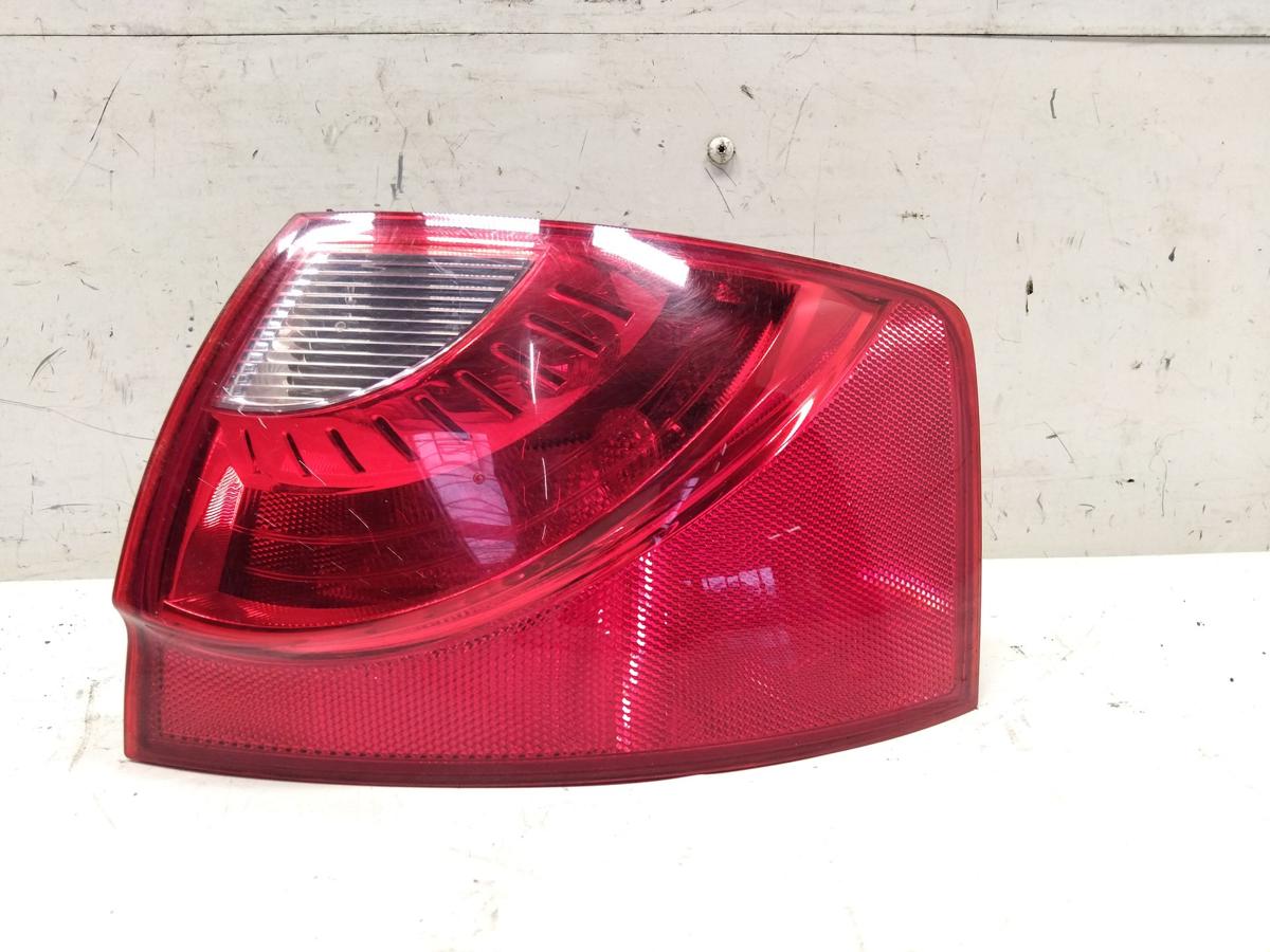Seat Exeo ST 3R original R&uuml;ckleuchte Schlussleuchte rechts au&szlig;en BJ2011