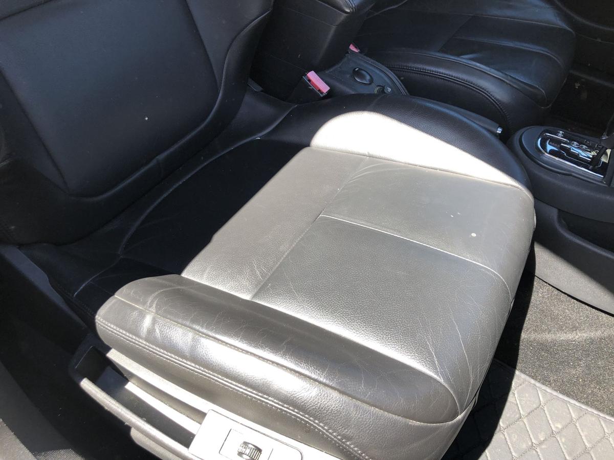 Citroen C4 Typ L Ledersitz vorn rechts Leder schwarz manuelle Verstellung