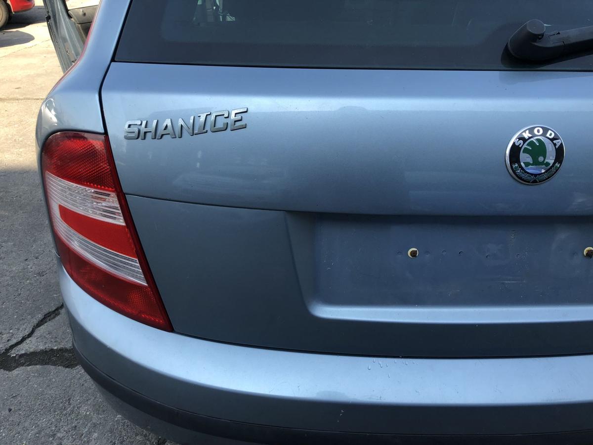 Skoda Fabia 6Y Heckklappe mit Heckscheibe vom 5 t&uuml;rer LF7U Stone Grey Metallic