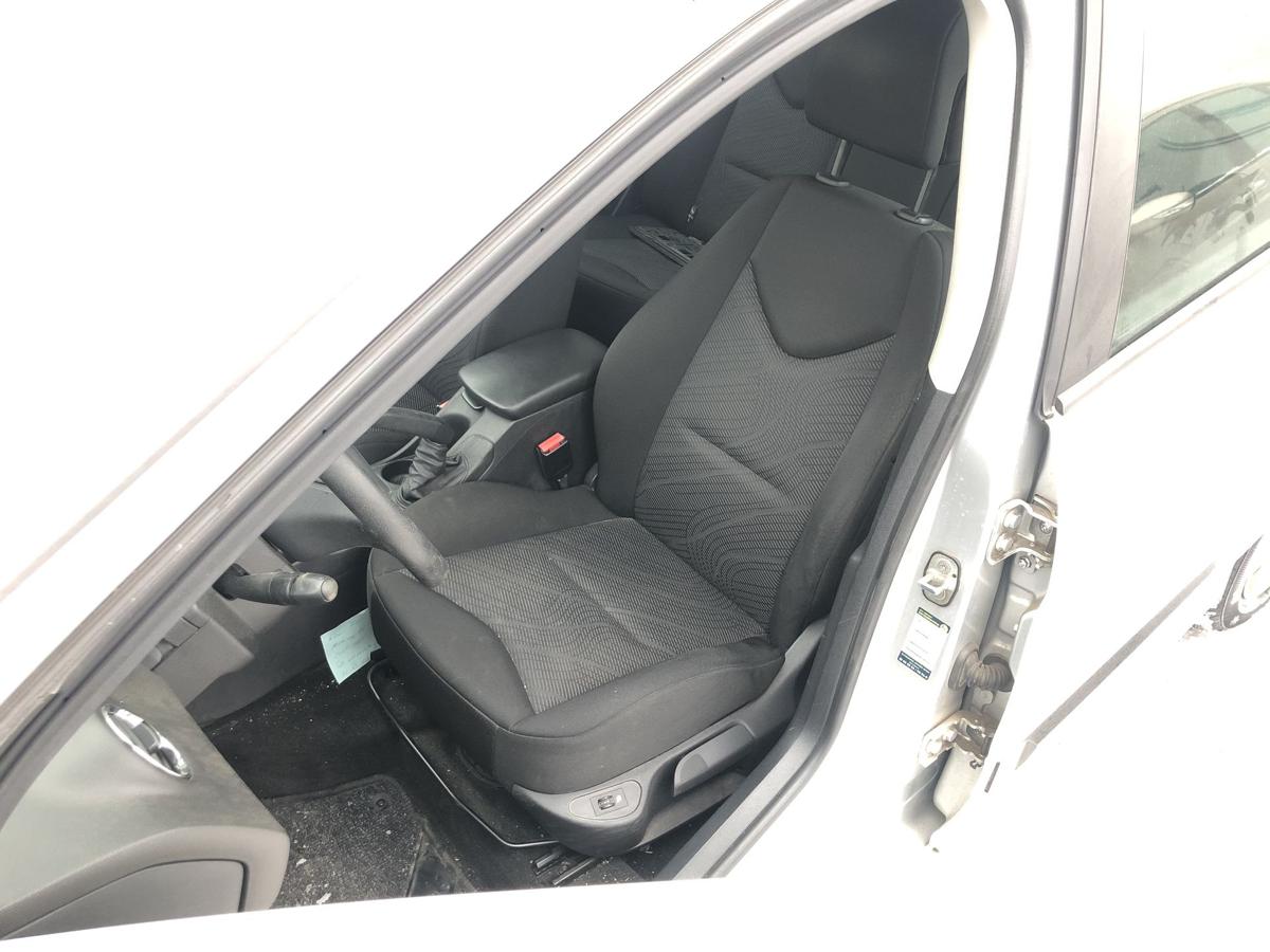 Peugeot 308 SW 4E 4H Sitz vorn links Fahrersitz mit Heizung Autositz Stoffsitz