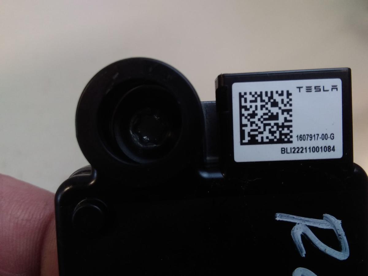 Tesla Model Y original Radarsensor vorn 160791700G BJ2023
