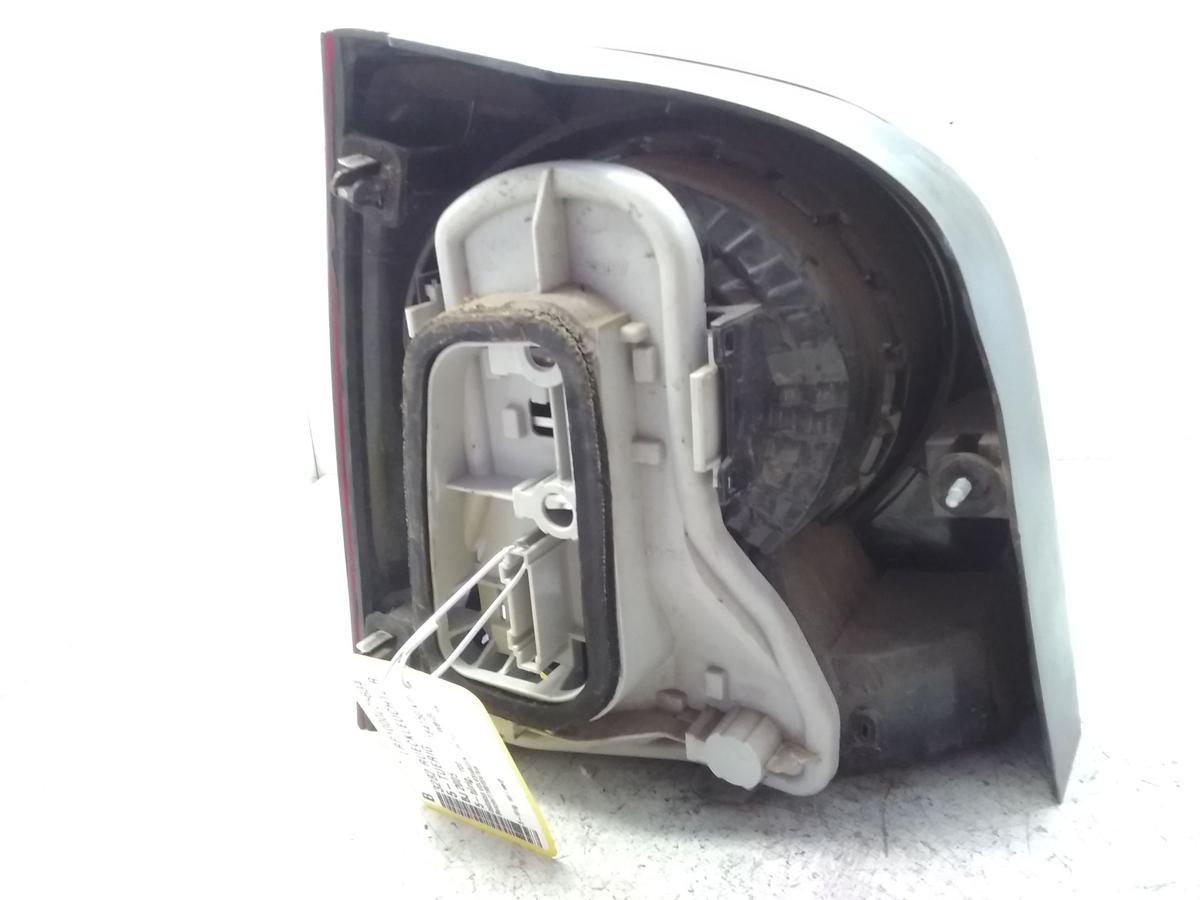 VW Polo 9N3 R&uuml;ckleuchte Heckleuchte Schlussleuchte rechts 5t&uuml;rig BJ2005