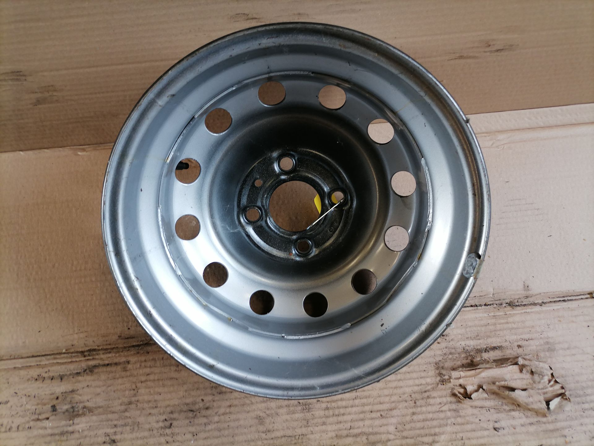 Renault Clio1 Bj.91-98 einzelne Stahlfelge 4.5x13 ET36 silber lackiert