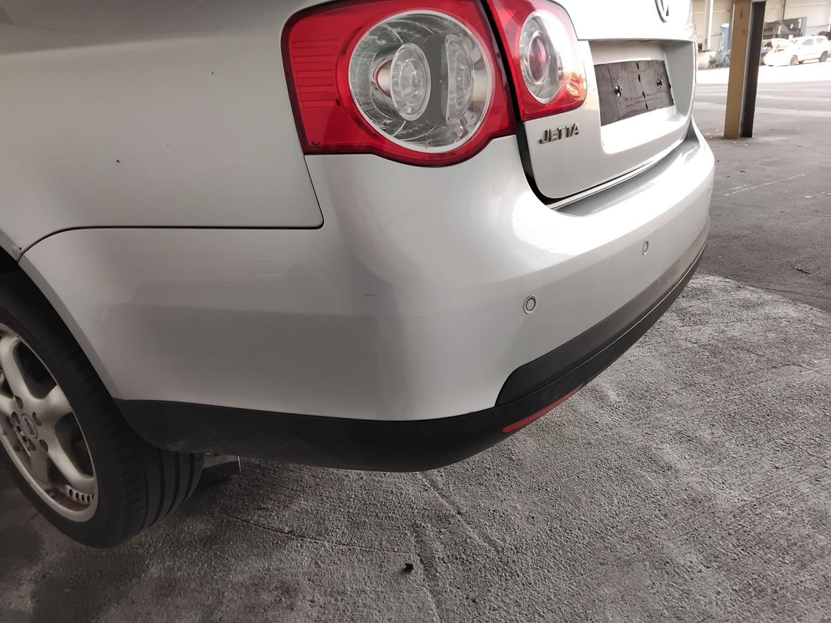 VW Jetta V 1K2 orig Sto&szlig;f&auml;nger Sto&szlig;stange hinten PDC LA7W reflexsilber BJ2007