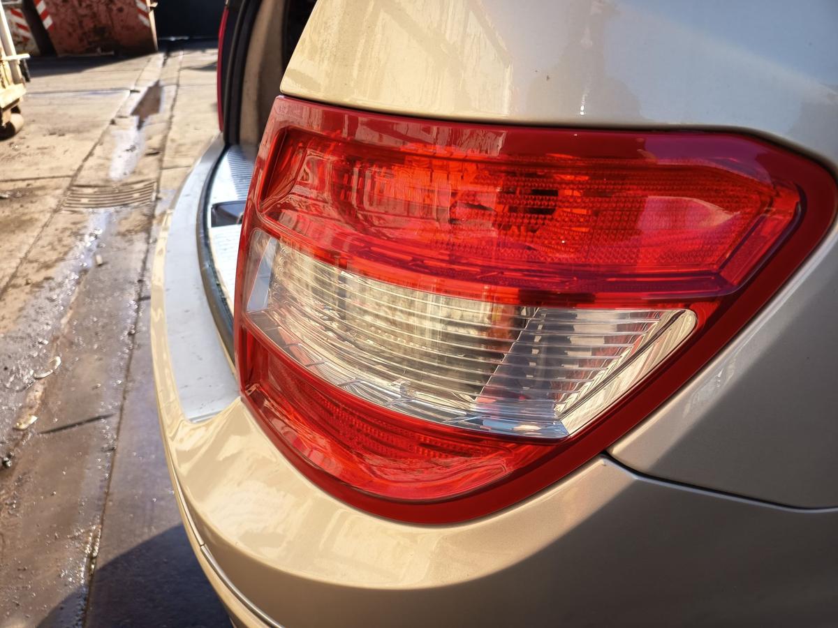 Mercedes S204 T-Modell original R&uuml;ckleuchte rechts Heck Schluss Licht Bj 2009