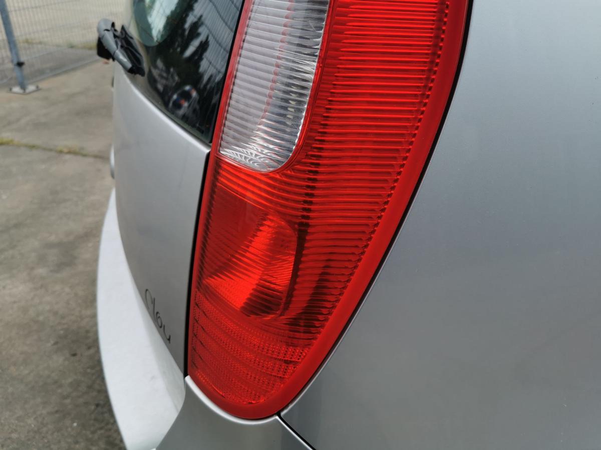 Mitsubishi Colt Z30 Rückleuchte Schlussleuchte Rücklicht hinten rechts 5 Türer