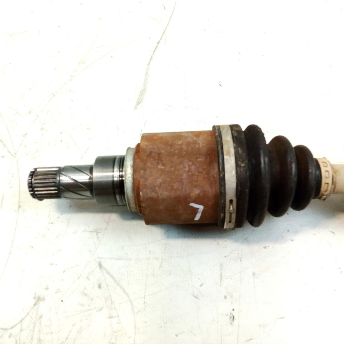 Nissan Micra K13 Antriebswelle Gelenkwelle links 1.2 CVT-Automatik Bj.2013