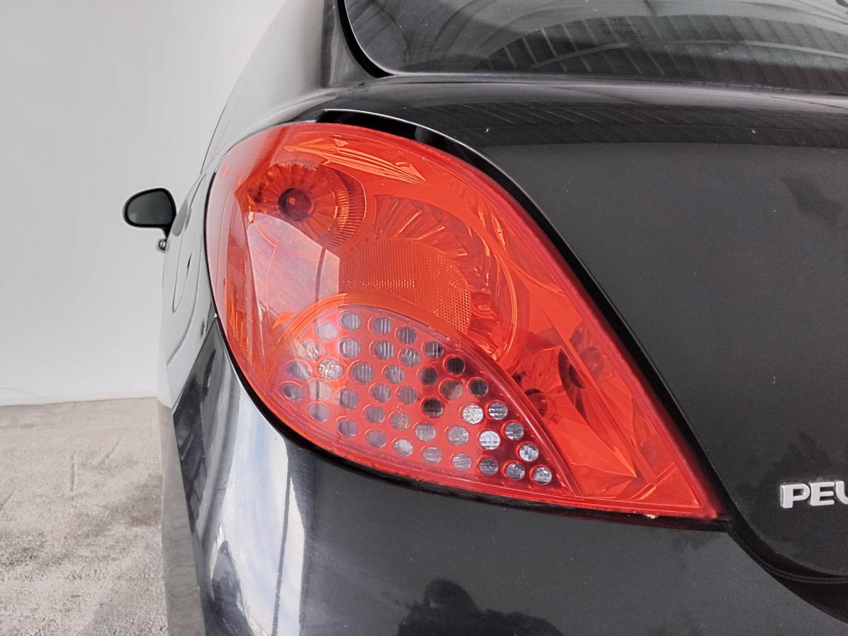 Peugeot 207 WA original Rückleuchte Schlussleuchte links Fließheck BJ2009