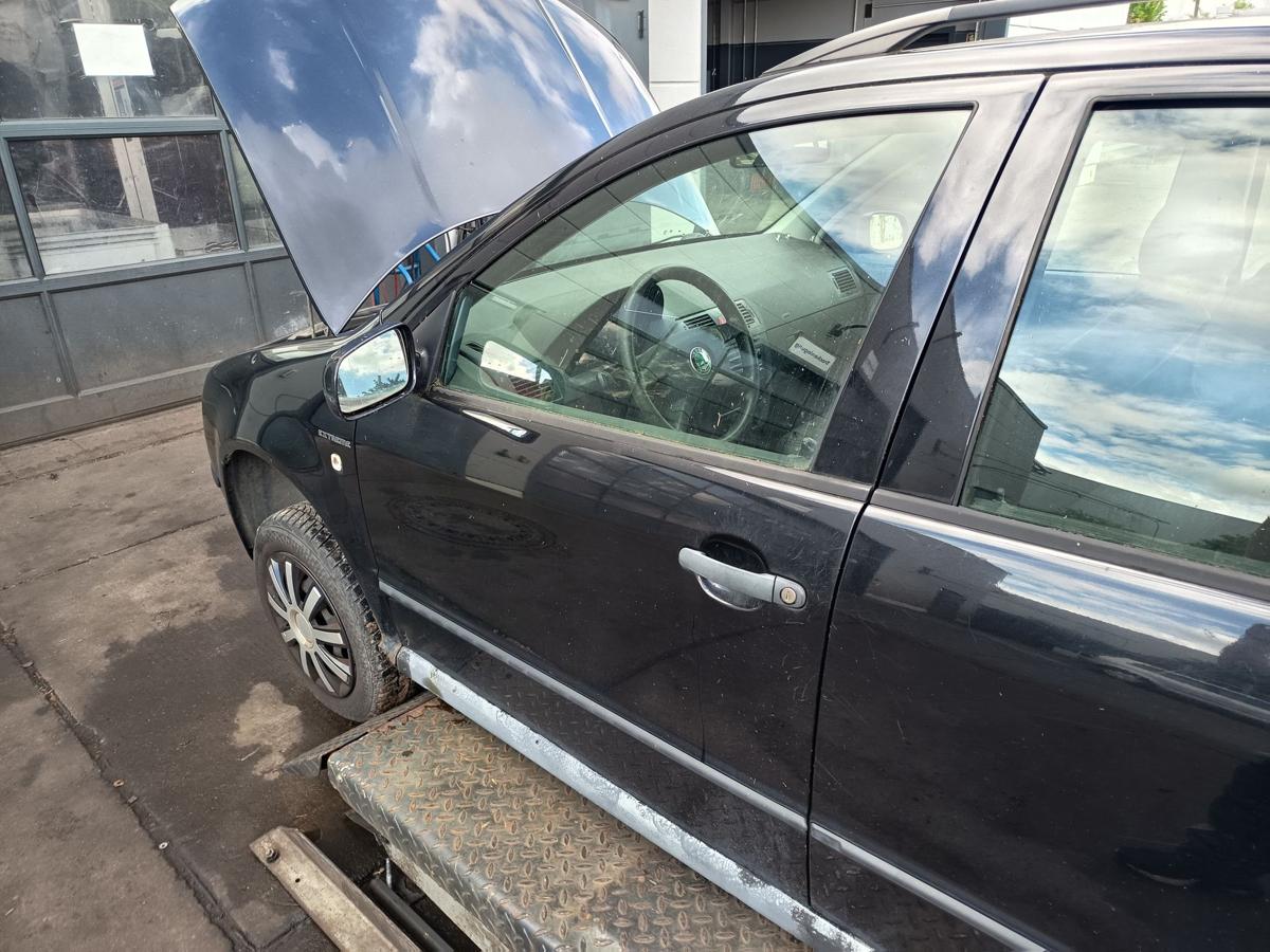 Skoda Fabia 6Y original T&uuml;r vorn links Fahrer Rohbau F9R Black Magic Bj 2004