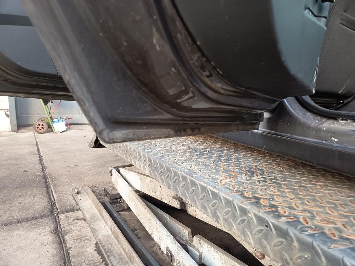 Opel Astra H Caravan original T&uuml;r hinten links Fond Z177 Karbongrau Bj 2010