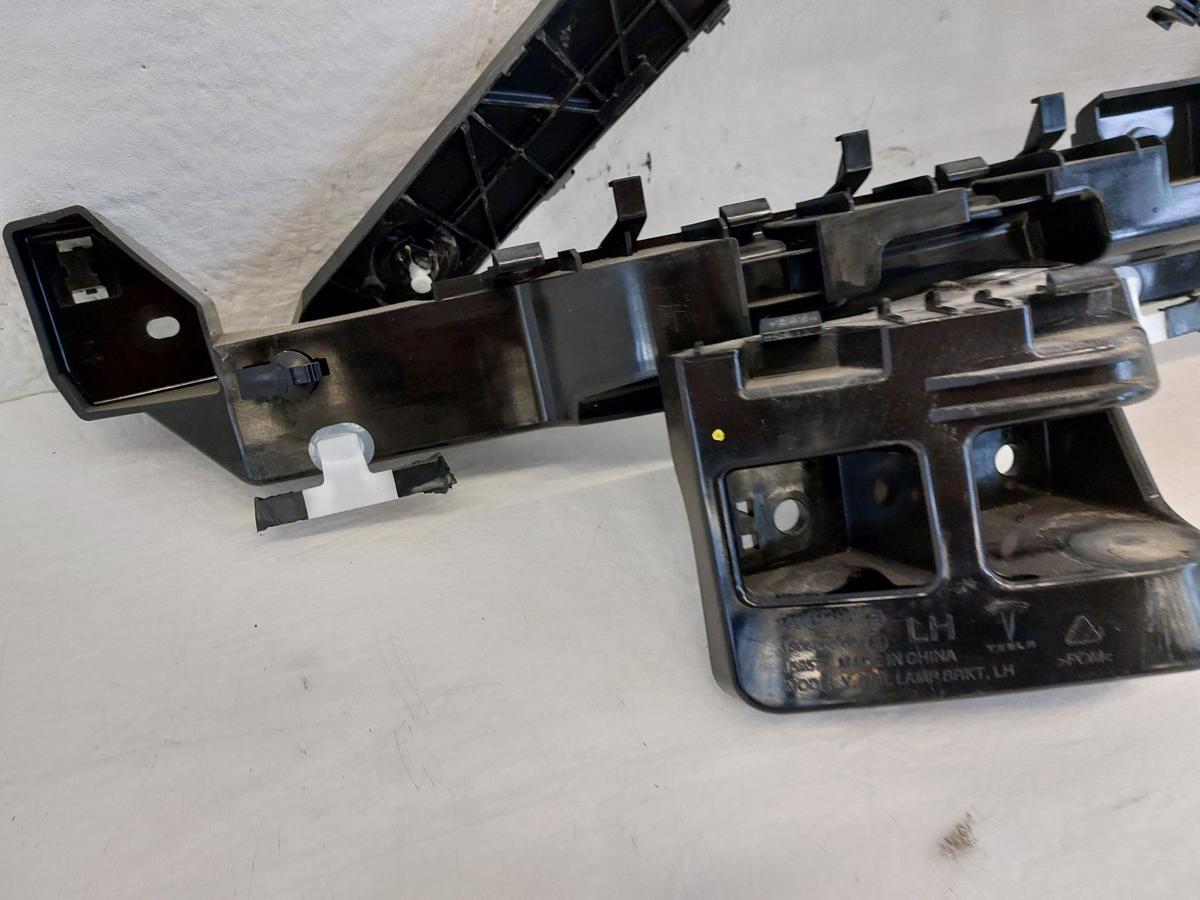 Tesla Model Y Dualmotor Haltersatz Sto&szlig;f&auml;nger hinten Befestigung Hecksch&uuml;rze