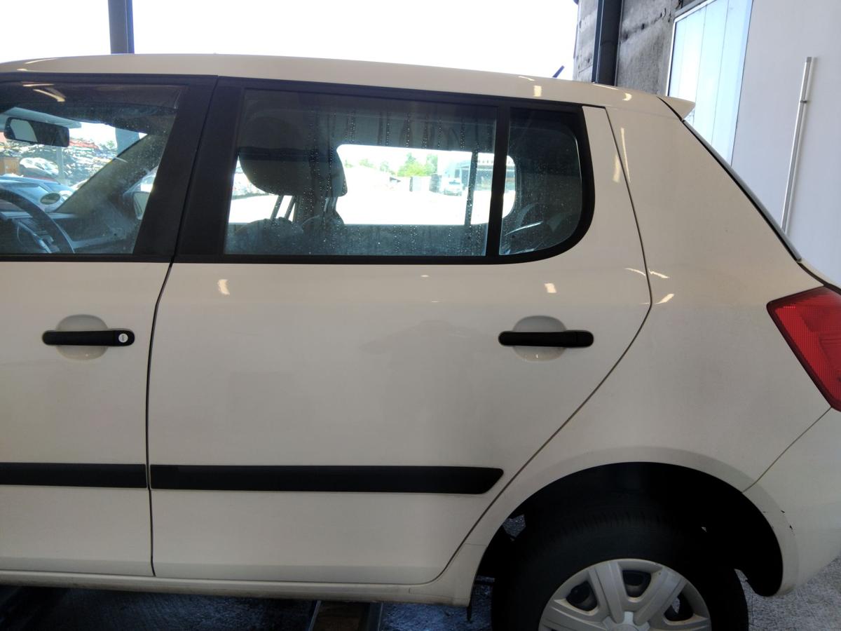 Skoda Fabia 2 Tür hinten links Limo Fließheck candyweiss 1026 BJ2011