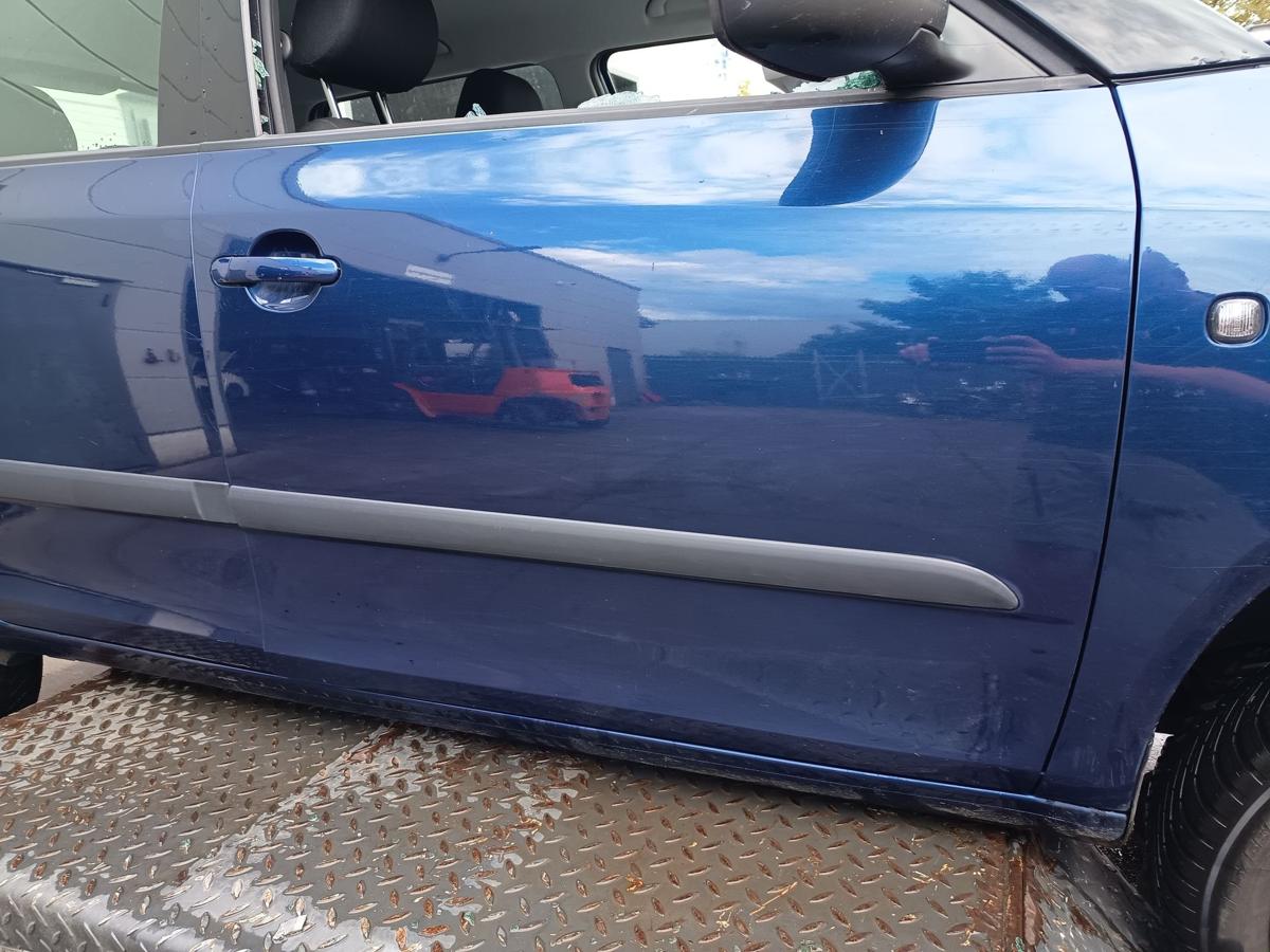 Skoda Fabia 5J orig Tür vorn rechts Beifahrertür LF5Q Blau Bj 2009