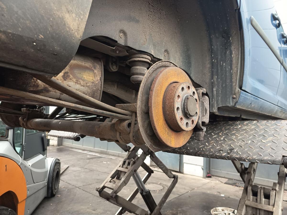 VW Caddy 2K Life Bj 2010 orig Hinterachse/Hinterachsträger 1,9L 77KW Diesel VW Caddy 2K Life Bj 2010 orig Hinterachse/Hinterachsträger 1,9L 77KW Diesel