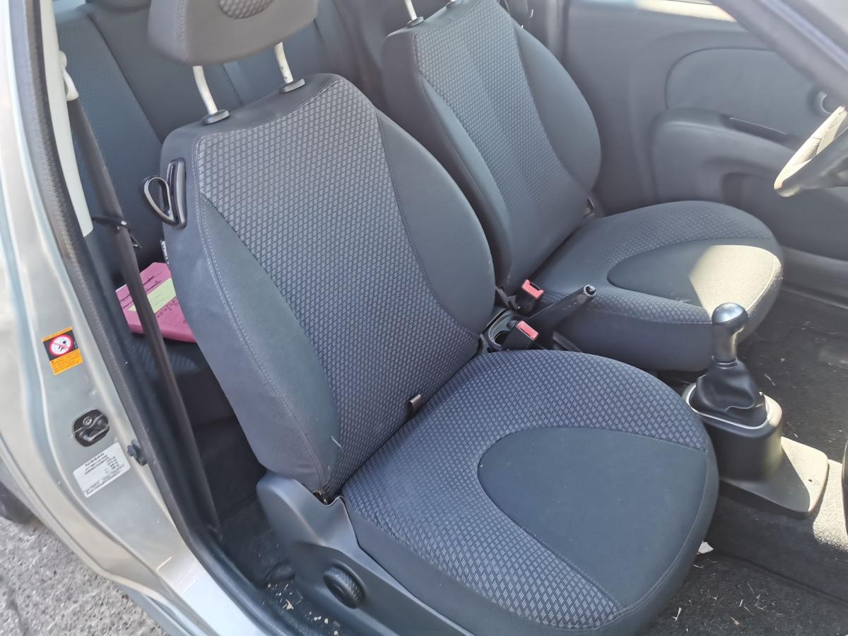 Nissan Micra K12 Beifahrersitz Autositz Sitz vorn rechts Stoff 3trg Staufach