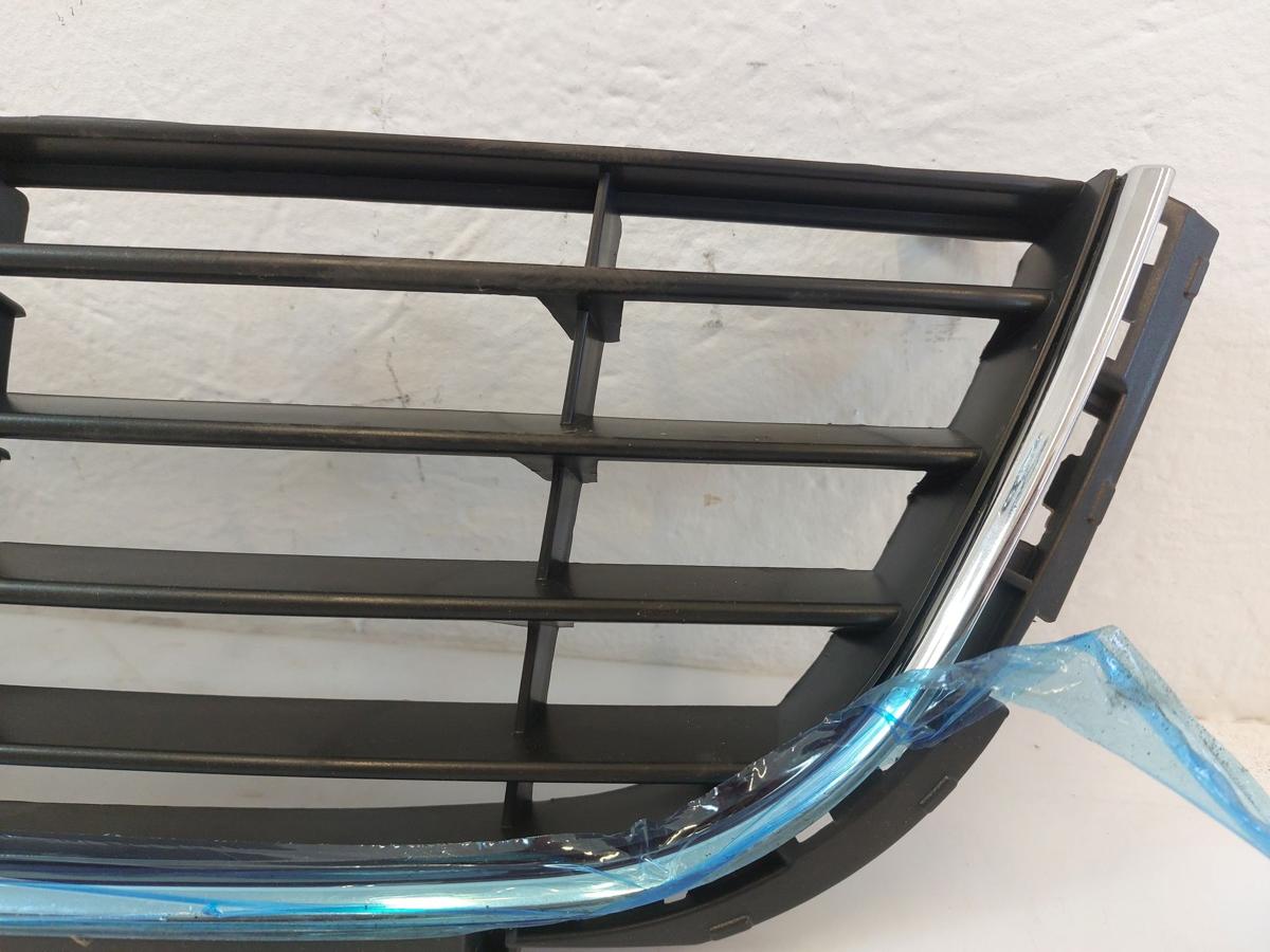 VW Golf 6 VI Gitter vorn mitte Stoßfänger Stoßfängergitter Nachbau