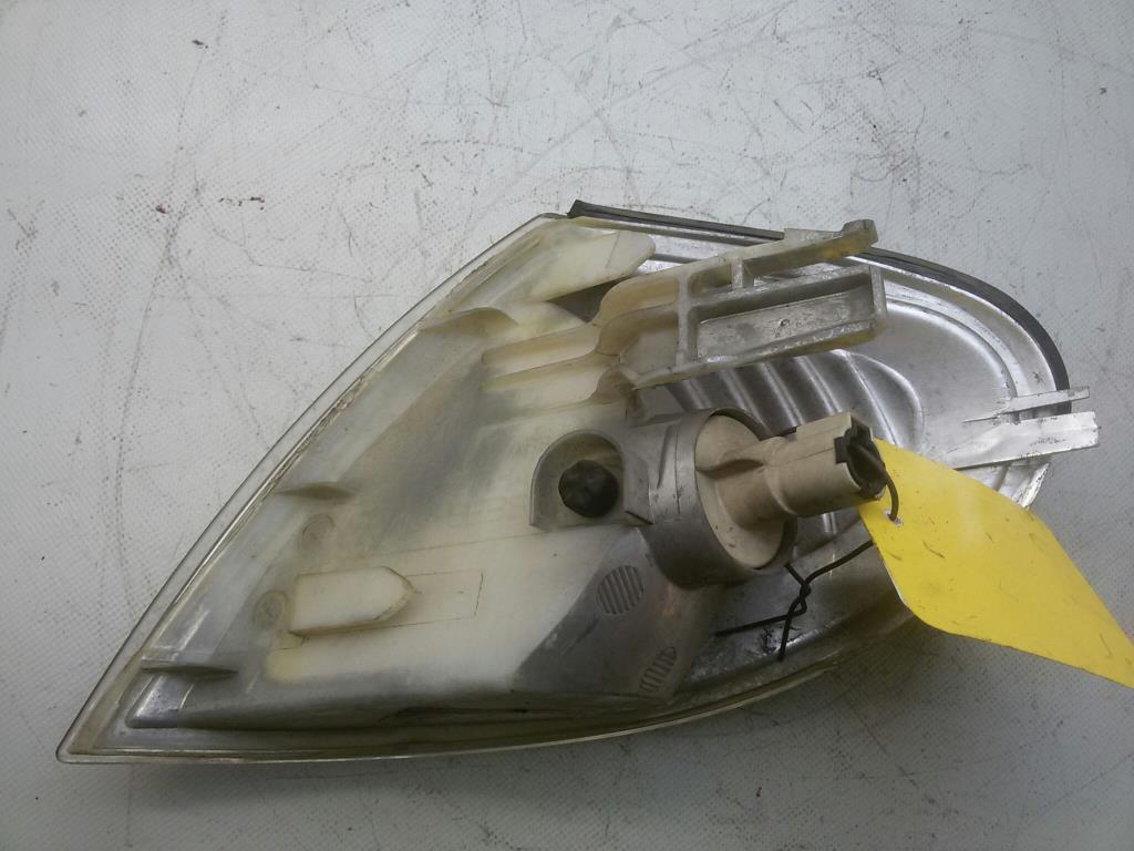 Nissan Almera N16 Blinker Blinkleuchte vorn rechts VALEO BJ2001