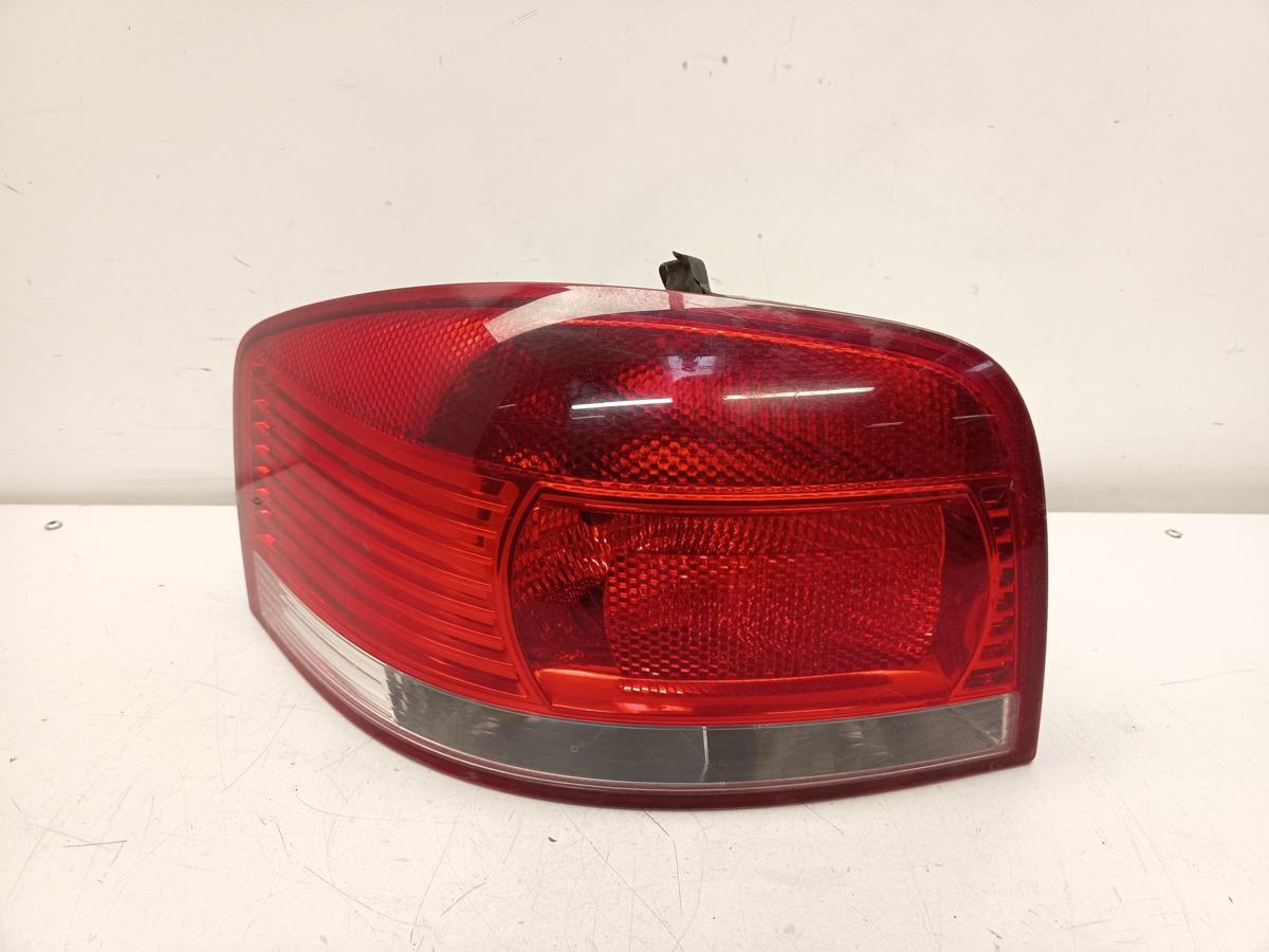 Audi A3 8P original R&uuml;ckleuchte links 3 T&uuml;rer vor Facelift Bj 2004