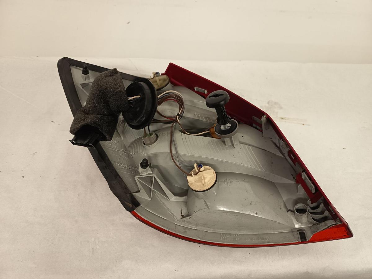 Skoda Fabia II 5J Limo Bj 2007 vor Facelift original Rückleuchte rechts