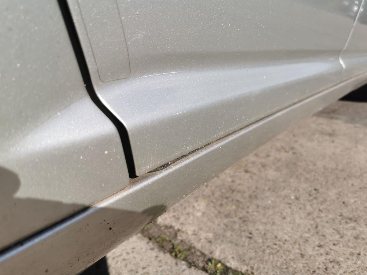 Toyota Avensis T25 Kombi Tür Autotür Fondtür hinten rechts 1C0 Radiant Silver
