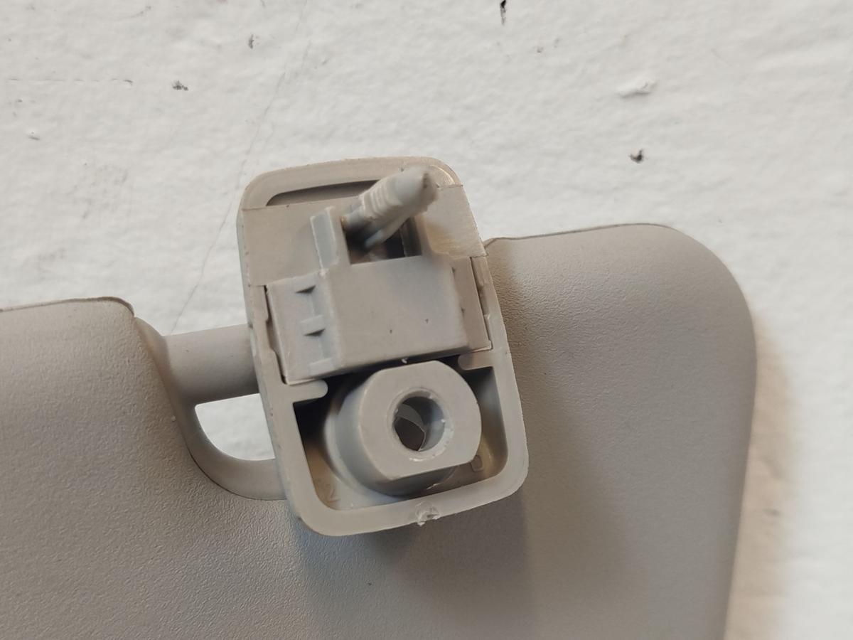 Hyundai i30 PD Mild Hybrid Sonnenblende vorn links mit Spiegel Fahrerseite