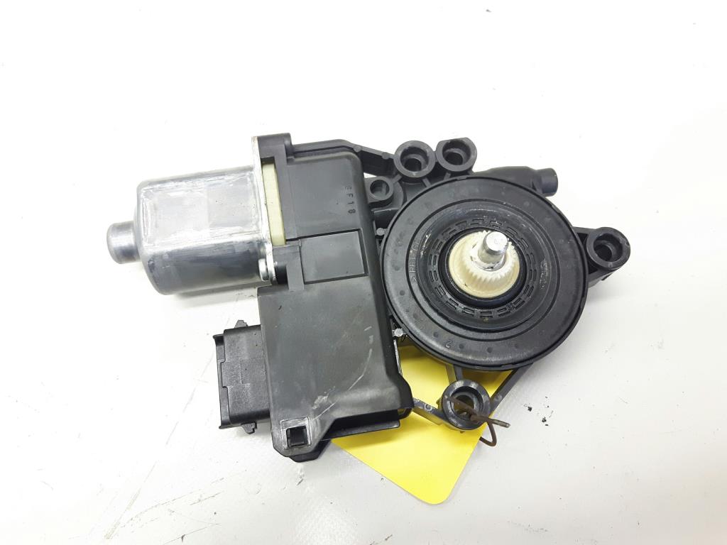 Hyundai ix20 Fensterhebermotor Tür vorn links 824501P010 0130822550 BOSCH BJ2012