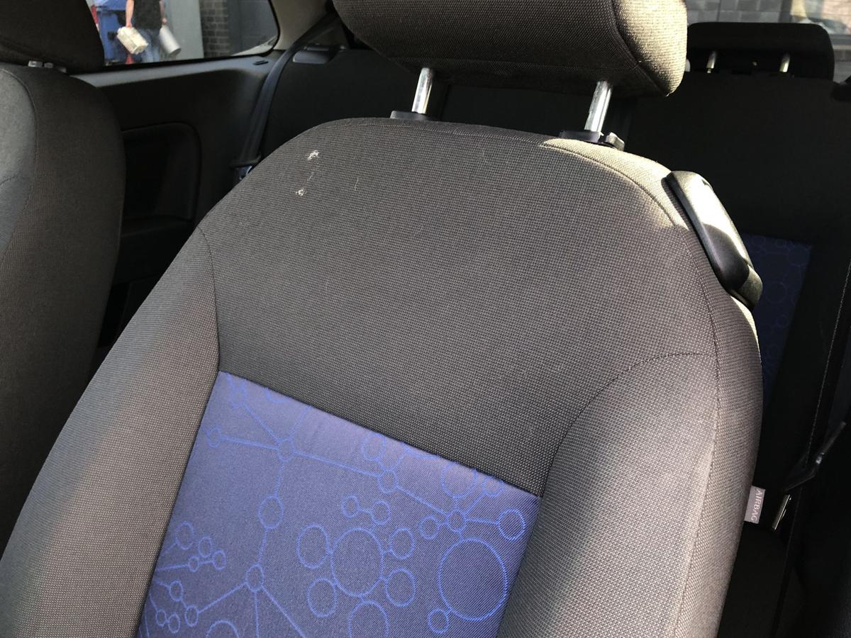 Ford Fiesta JD JH MK6 Sitz vorn links Fahrersitz nur 3 t&uuml;rer Stoffsitz Autositz