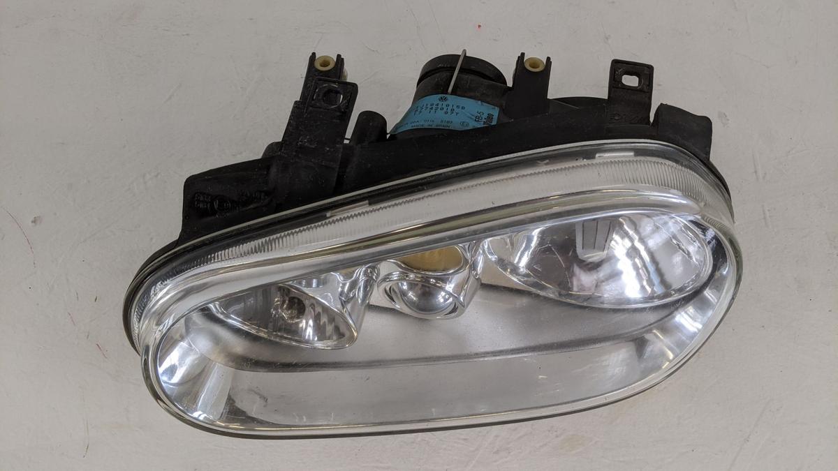 VW Golf 4 1J Valeo Scheinwerfer links ohne Nebel Lampe Halogen