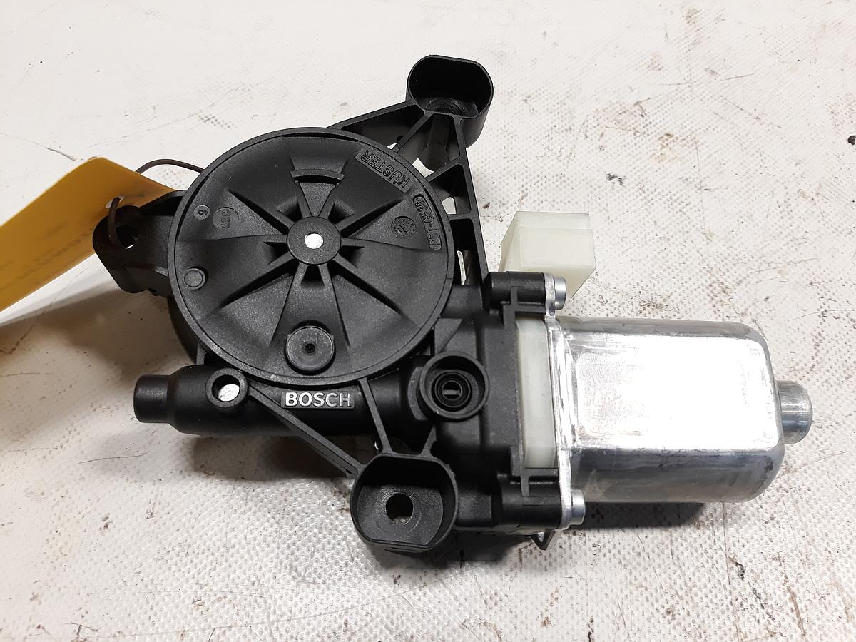 Skoda Superb 3V Bj.2022 original Fensterhebermotor vorn links Bosch 0130822717