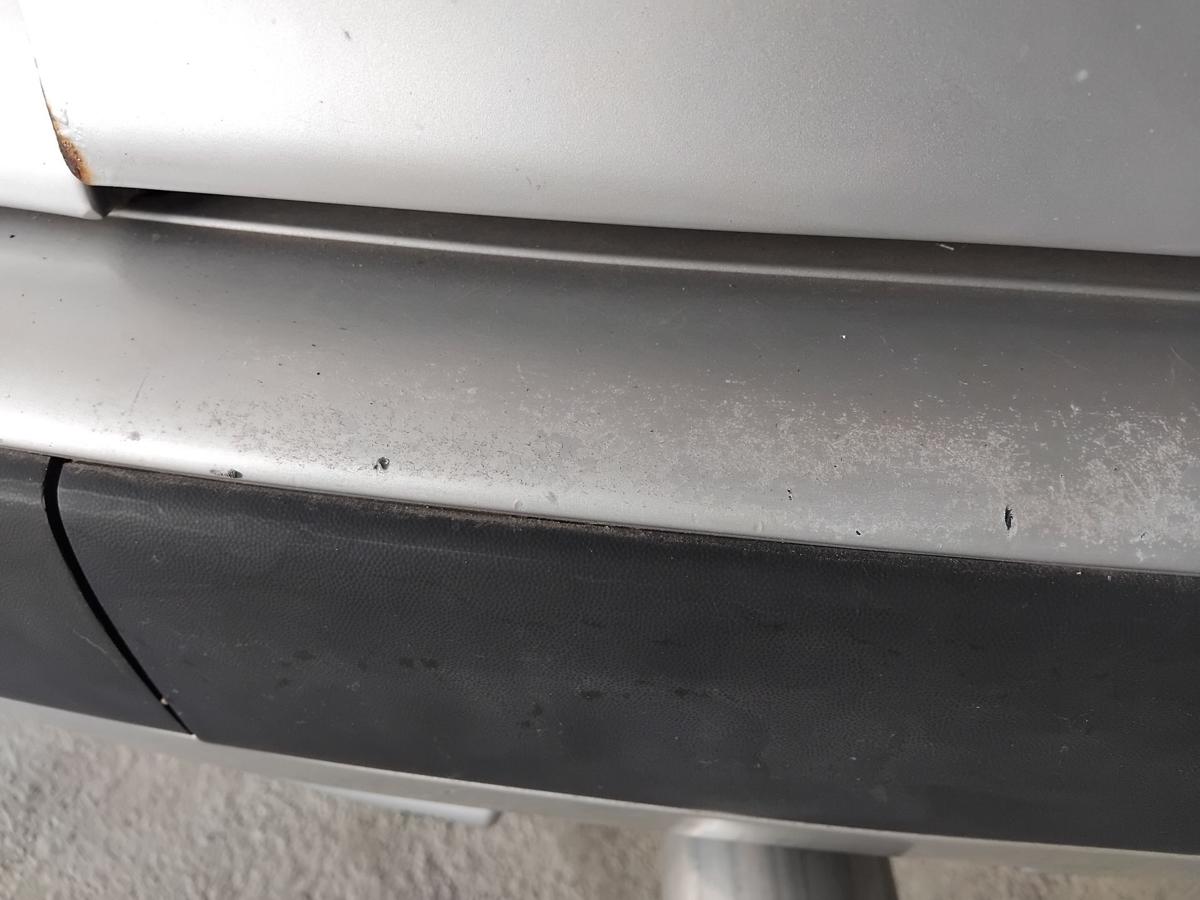 Audi 80 B4 Limousine orig Sto&szlig;stange Sto&szlig;f&auml;nger hinten BJ1992 LY7T Kristallsilber