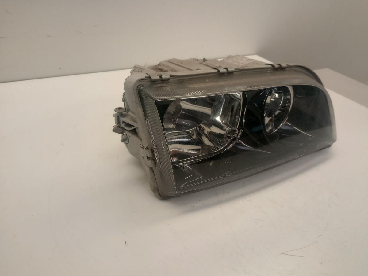 Volvo V40 orig Scheinwerfer vorn rechts Halogen TYC 210-A27 Bj 2000