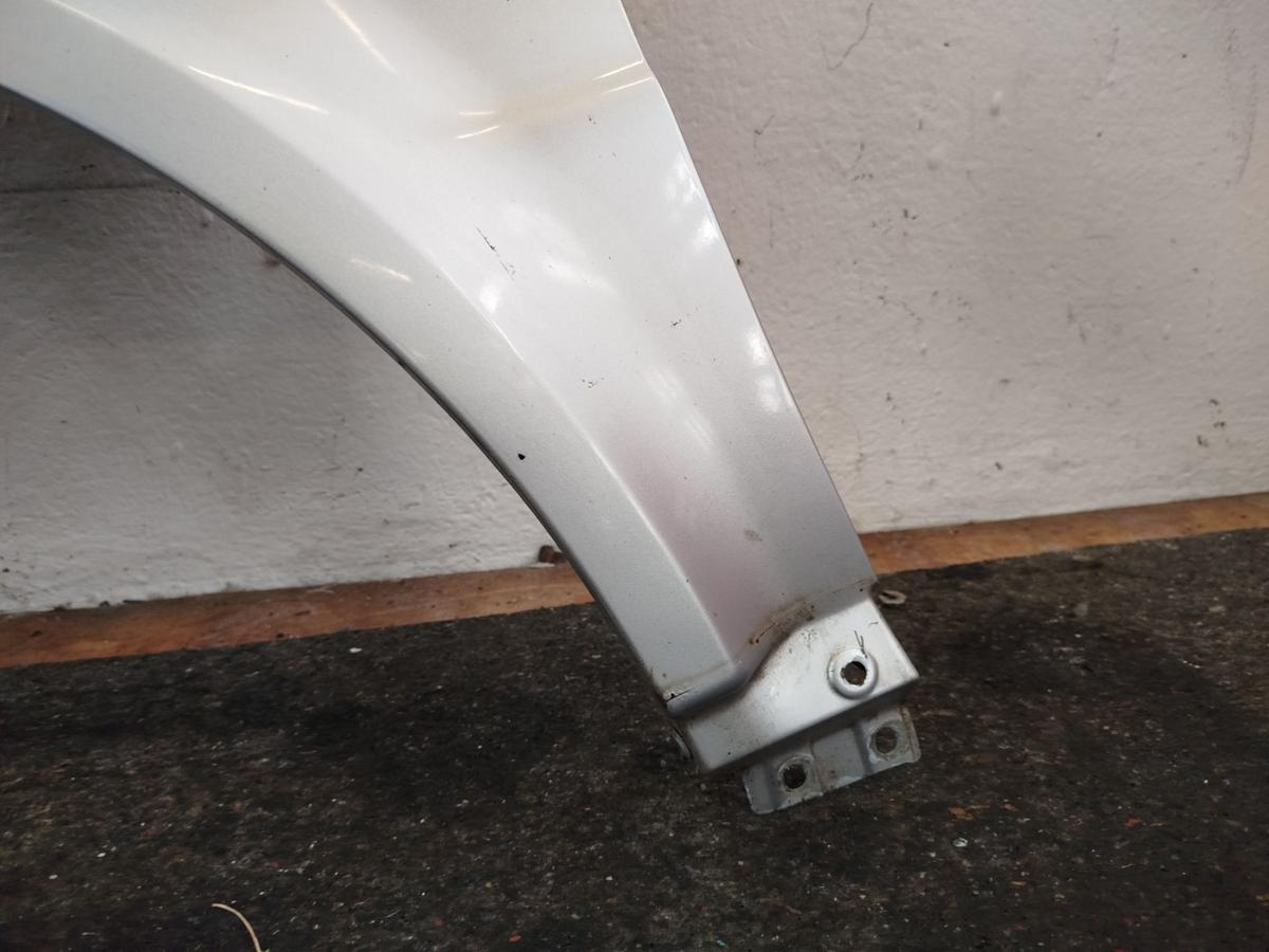 VW Passat 3BG B5 Kotflügel Fender Seitenwand vorn links LA7W Reflexsilber