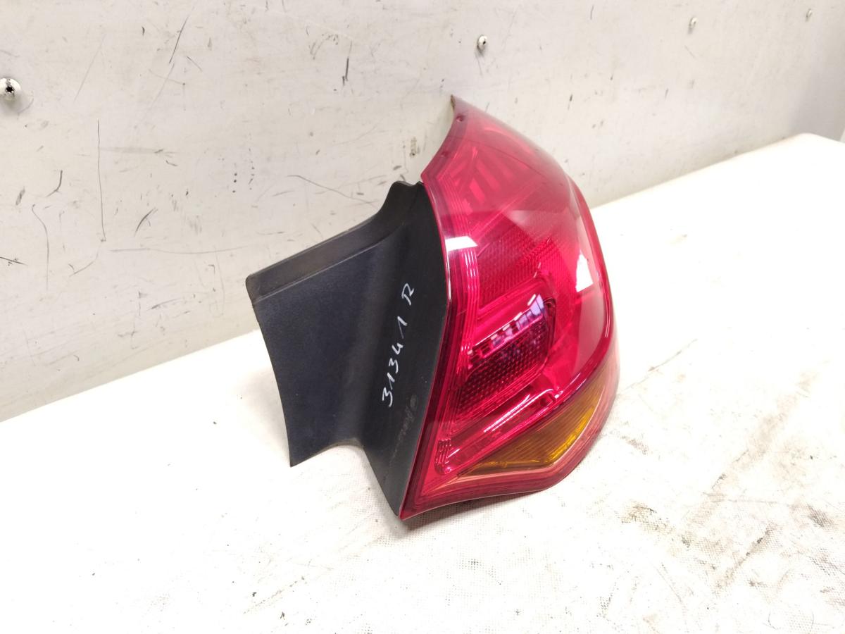 Opel Astra J 5-T&uuml;rer Flie&szlig;heck original R&uuml;ckleuchte Heckleuchte rechts BJ2010