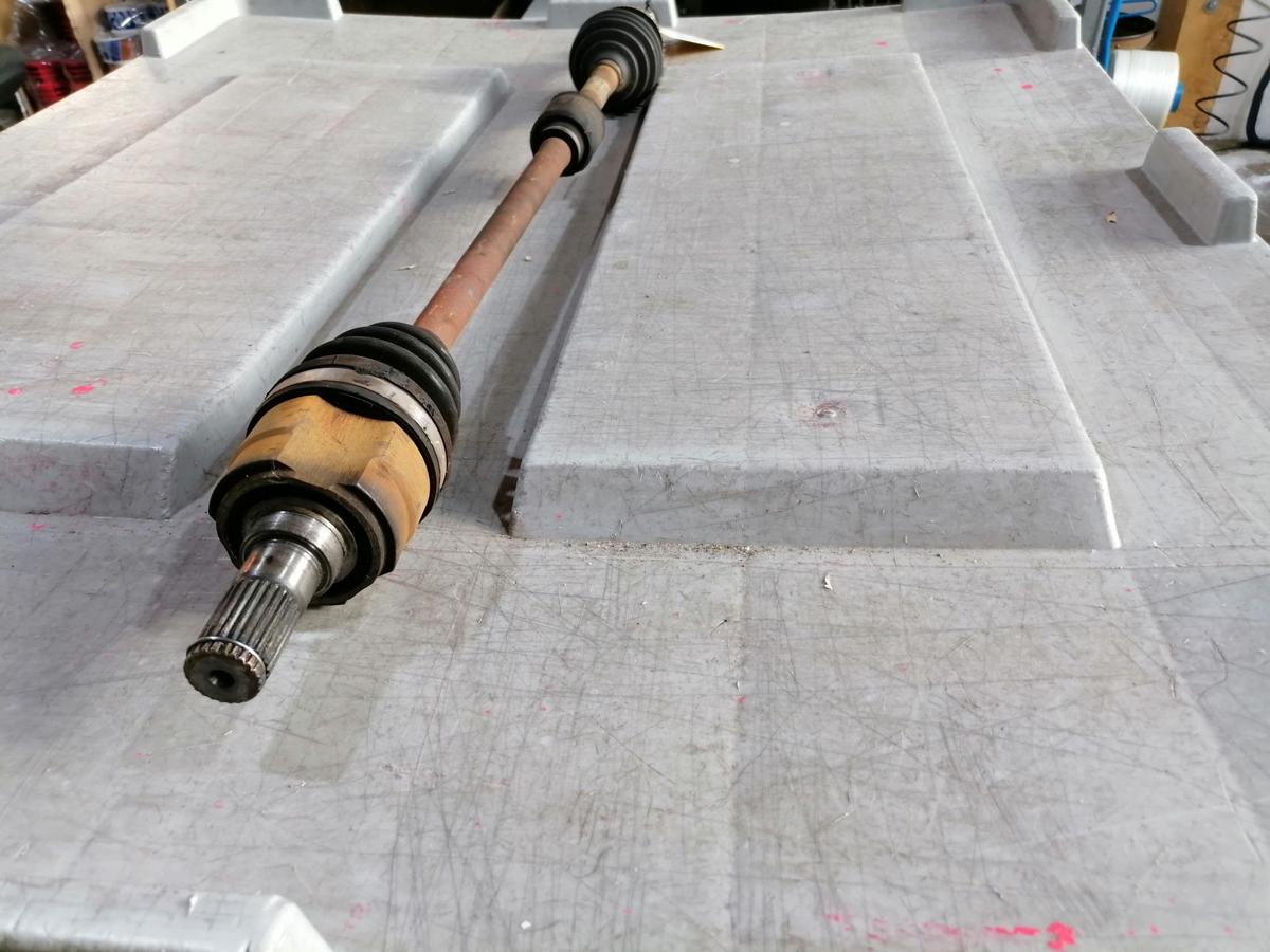 Hyundai I20 original Gelenkwelle Antriebswelle vorn rechts 1.2 57kw Bj.2011