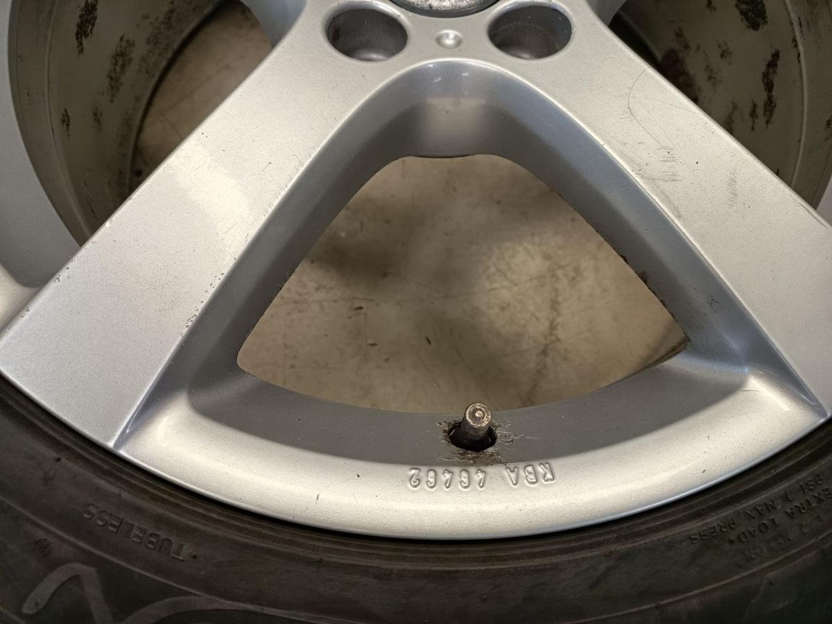 VW Golf V orig Satz Alufelgen 7,5x17 ET50 Bj 2008 KBA46462