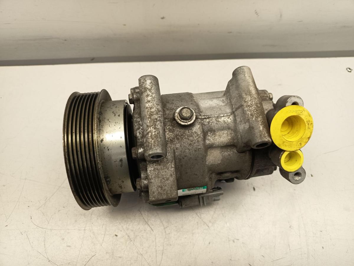 Renault Clio III original Klimakompressor 1.2l 55kW Benzin 8200819568 Bj 2012