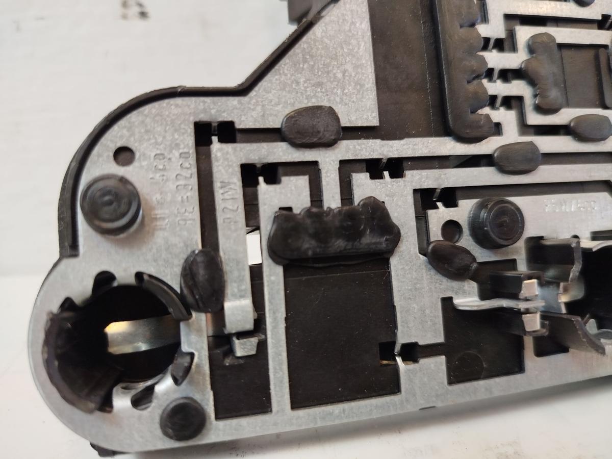 VW Golf III Cabrio 1EX Lampentr&auml;ger Lampenfassung hinten links