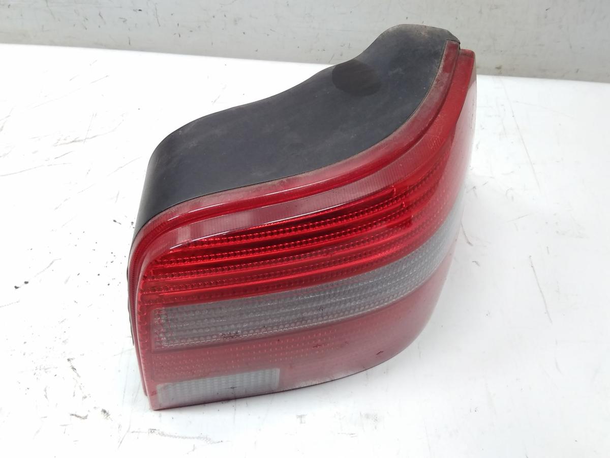 VW Golf 4 1J Flie&szlig;heck original R&uuml;ckleuchte Heckleuchte rechts BJ2003